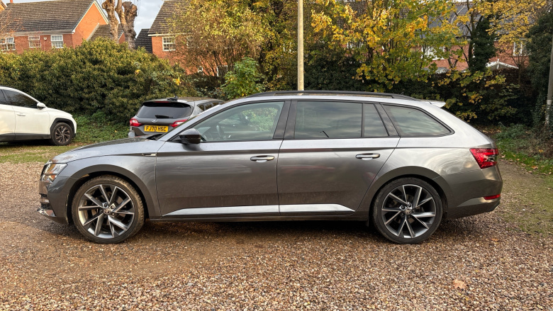 Skoda Superb 2.0 TDI CR 200 Sport Line Plus 5dr DSG Diesel Estate